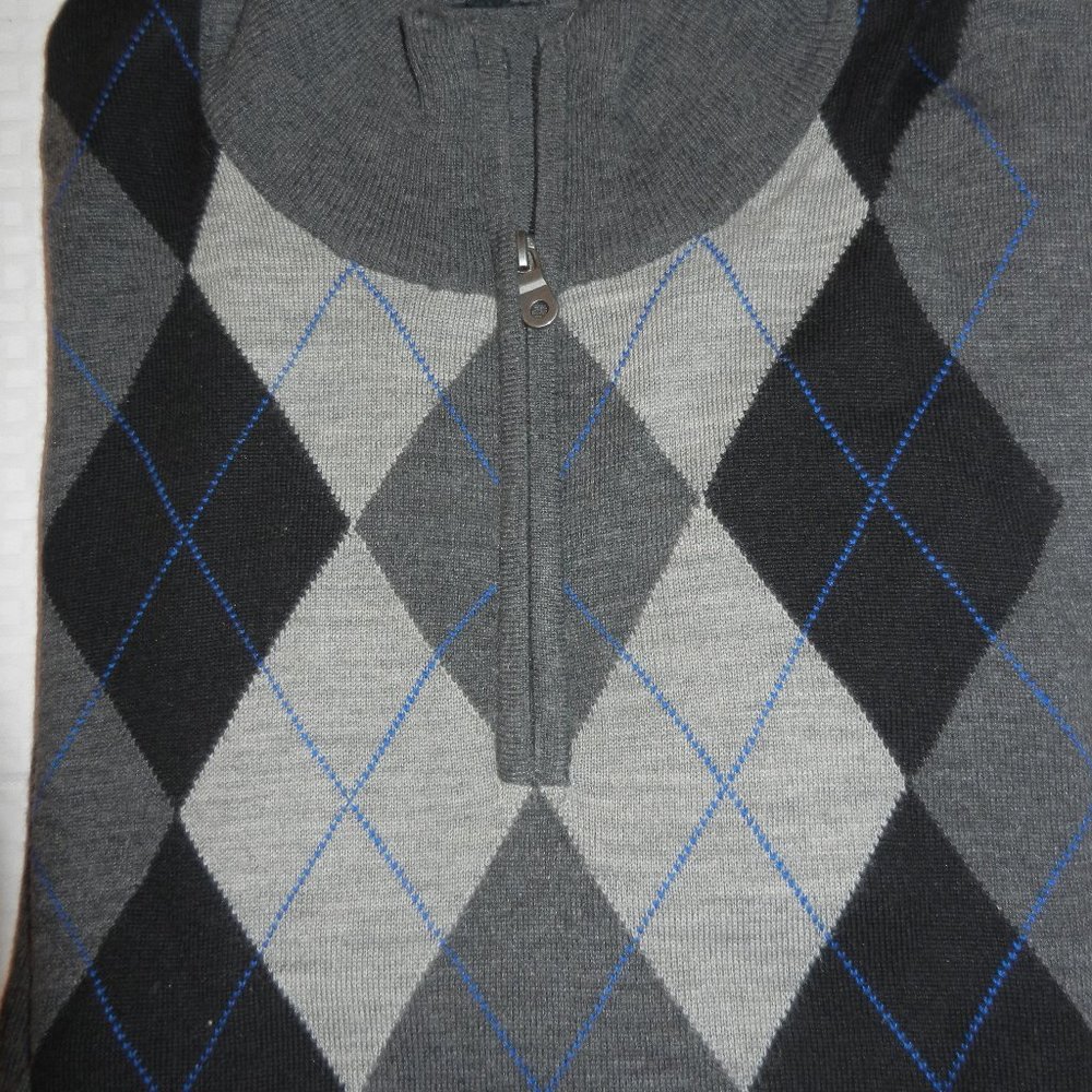 MEN'S SWEATERS, Size XL Long Sleeve, Zipper Top, Never Worn, Made by APT8